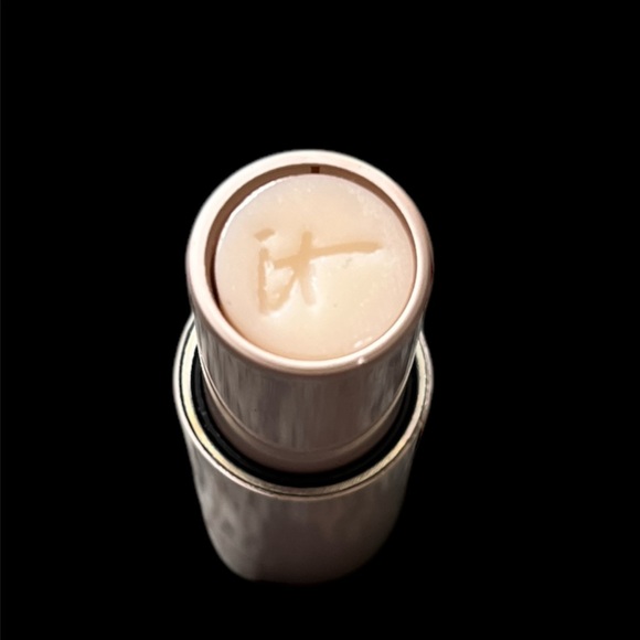 IT Cosmetics Je Ne Sais Quoi Hydrating Lip Balm Treatment, NWOT - Picture 5 of 10